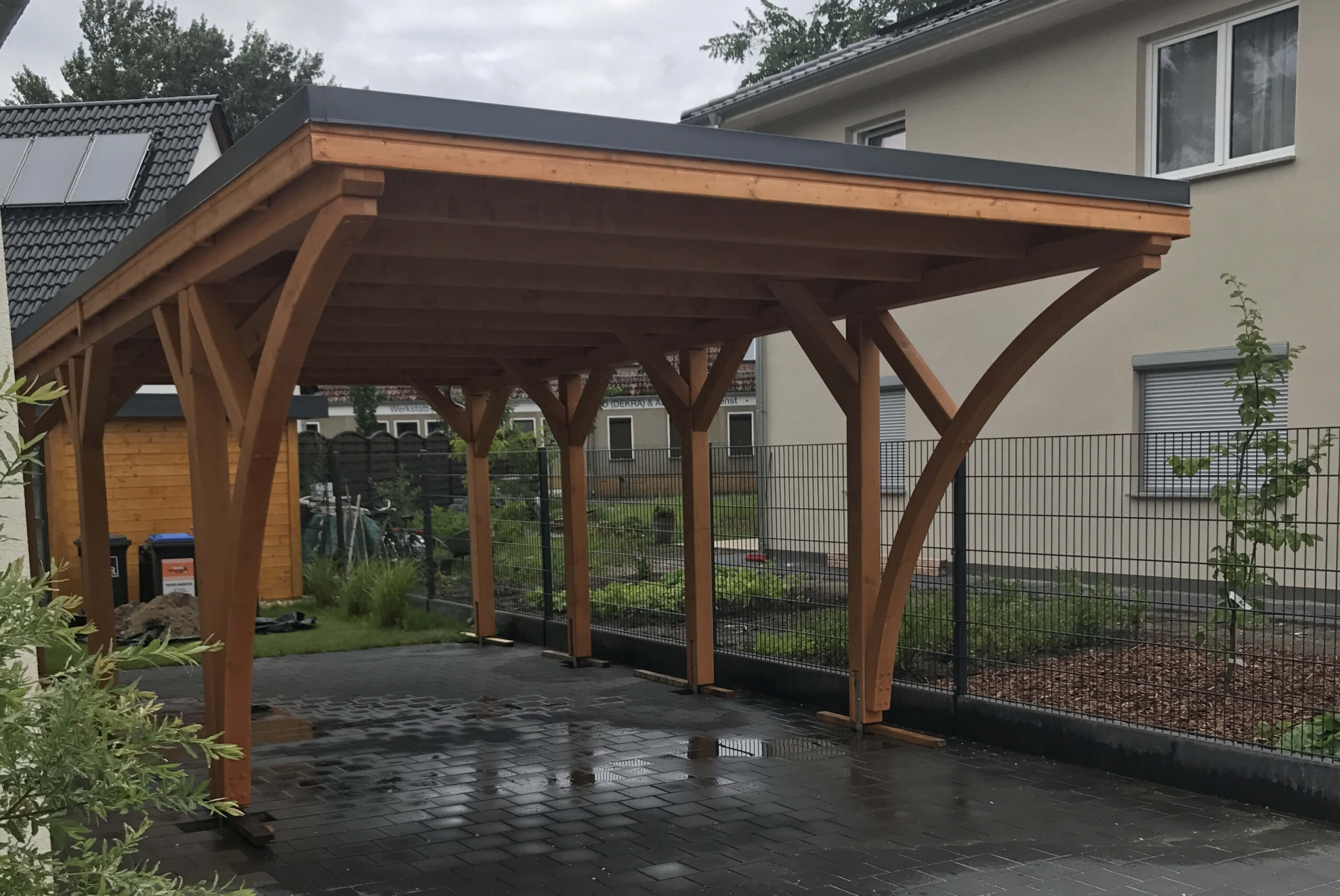 Flachdach Carport Mit Eleganten B gen Und Massiven 14cm Pfosten